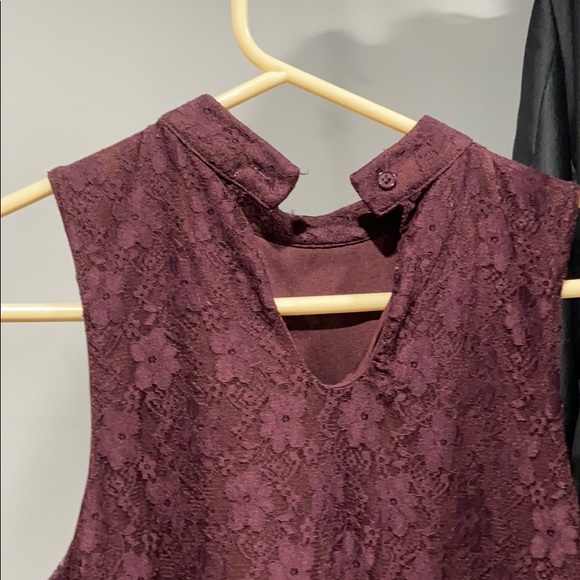 Halter Neck Sleeveless Maroon Lace Dress - Picture 2 of 7